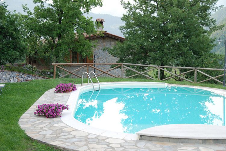 Toskana Ferienwohnung Adelia in der Villa Panoramica bei Lucca mit Pool